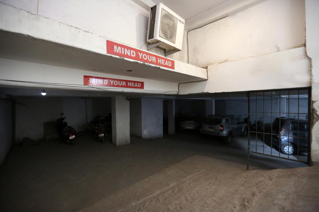 Hotel Emerald Park At Airport New Delhi Exterior photo